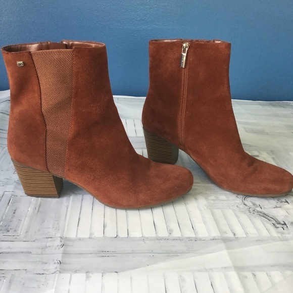 Bandolino Brown Leather Booties - Picture 1 of 10